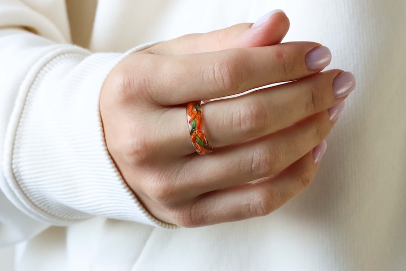 Resin Ring with Pressed Leaves Inside, Nature Inspired Resin Band, Emerald Green Ring, Christmas Gift, High-Quality Handmade Jewelry image 2