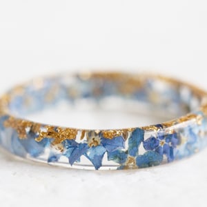 Nature Inspired Clear Resin Ring Band with Pressed Forget-Me-Not Flowers and Gold Flakes, Real Flowers Inside, Blue Ring, Mother's Day image 4