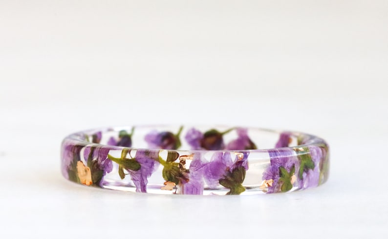 Thin Resin Ring With Pressed Purple Flowers and Gold/Silver/Copper Flakes, Nature Inspired Resin Jewellery, Delicate Floral Gift image 4