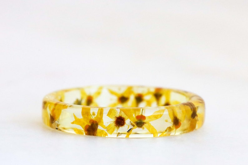 Thin Resin Ring With Yellow Flowers and Gold/Silver/Copper Flakes, Nature Inspired Resin Jewellery, Mother's Day Gift, Stackable Ring image 4