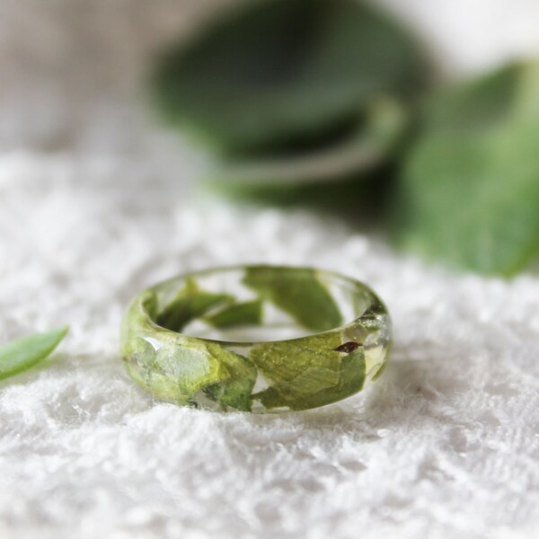 eco resin ring - rose leaf - clear ring - nature jewelry - nature inspired jewelry - size 6 - botanical ring