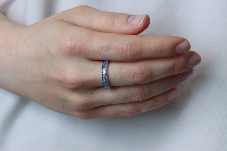 Nature Inspired Clear Resin Ring Band with Pressed Forget-Me-Not Flowers and Gold Flakes, Real Flowers Inside, Blue Ring, Mother's Day image 2