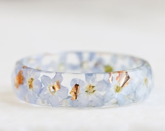 Floral Ring With Light Blue Forget-Me-Not Flowers and Gold Flakes - Resin Jewelry - Faceted Ring with Tiny Flowers