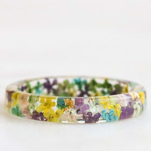 Thin Resin Ring With Dried Queen Anne's Lace Flowers, Clear Ring with Green, Yellow, Purple Flowers, Nature Lover Gift