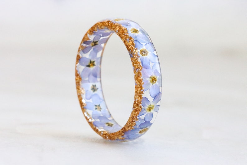 Bague myosotis Jonc floral avec fleurs bleu clair et flocons d'or/argent/cuivre Bijoux en résine Bague à facettes avec petites fleurs image 7