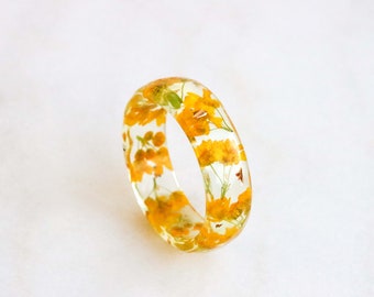 Resin Ring with Yellow Flowers, Radiant Faceted Resin Ring with Real Yellow Alyssum Flowers and Metallic Flakes, Nature Inspired Jewelry