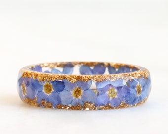 Resin Forget-Me-Not Ring - Floral Band With Blue Purple Flowers and Gold/Silver/Copper Flakes - Real Flowers Inside