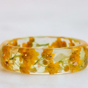 Resin Ring with Yellow Flowers, Radiant Faceted Resin Ring with Real Yellow Alyssum Flowers and Metallic Flakes, Nature Inspired Jewelry image 6