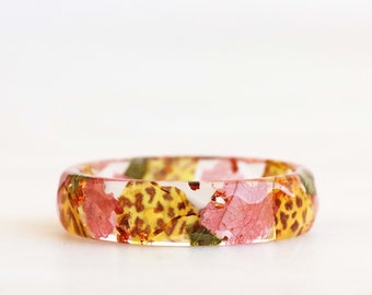 Nature Inspired Ring, Real Pressed Pink Yellow Petals, Eucalyptus Leaves and Gold Flakes, Stackable Ring, Mother's Day Gift, Faceted Band