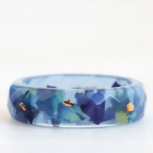 Blue Resin Ring with Pressed Pansy Petals Inside, Faceted Ring with Real Flowers and Gold/Silver/Copper Flakes, Christmas Gift