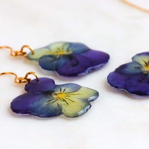 Real pansy flower jewelry set with matching earrings and necklace