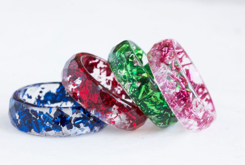 Sparkling Present Faceted Resin Ring with Pink Flakes
