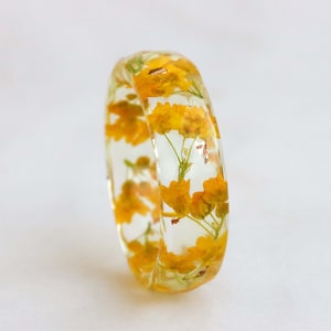 Resin Ring with Yellow Flowers, Radiant Faceted Resin Ring with Real Yellow Alyssum Flowers and Metallic Flakes, Nature Inspired Jewelry image 4