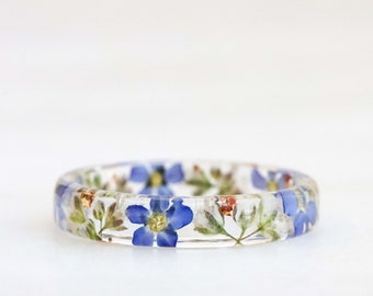 Floral Resin Ring, Clear Resin Ring Band with Pressed Forget-Me-Not and Gypsophila Flowers Inside, Stackable Ring, Christmas Gift