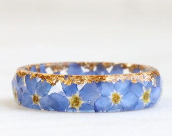 Bague myosotis en résine avec vraies fleurs à l'intérieur - Bague à facettes avec petites fleurs bleues - Bague faite main inspirée de la nature