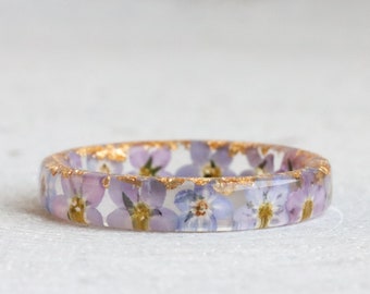 Nature Inspired Clear Resin Ring Band with Pressed Pink Blue Forget-Me-Not Flowers and Metal Flakes - Real Flowers Inside