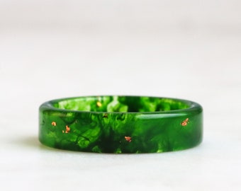 Emerald Green Resin Ring with Gold/Silver/Copper Flakes - Non-Faceted Resin Ring - Nature Inspired Handmade Jewellery - Forest Green Ring