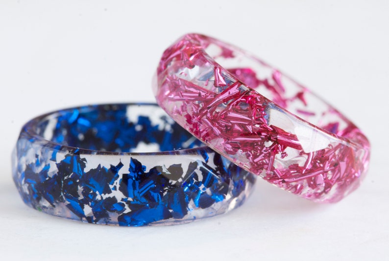 Sparkling Present Faceted Resin Ring with Pink Flakes