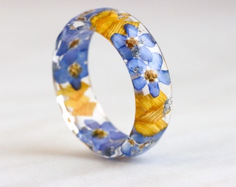 Bague en résine avec fleurs pressées de myosotis, pétales de tournesol et flocons d'argent/or/cuivre, cadeau inspiré de la nature