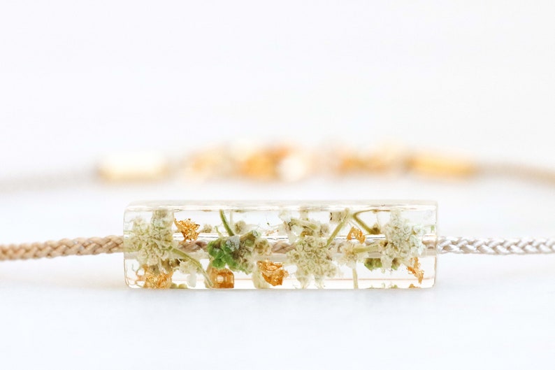 String Bracelet with Resin Pendant, Real Pressed Flowers Inside, White Queen Anne's Lace Flowers, Ivory Silk Cord Bracelet, Friendship Gift image 2