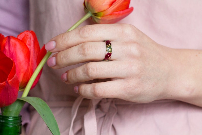 Nature Inspired Resin Ring With Pressed Tulip Petals and Rose Leaves Nature Inspired Jewelry Birthday Gift image 4