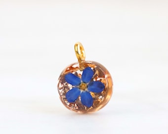 Forget-Me-Not Pendant with Real Flowers and Gold/Silver Flakes, Nature Inspired Friendship Gift, Floral Charm, Delicate Christmas Gift