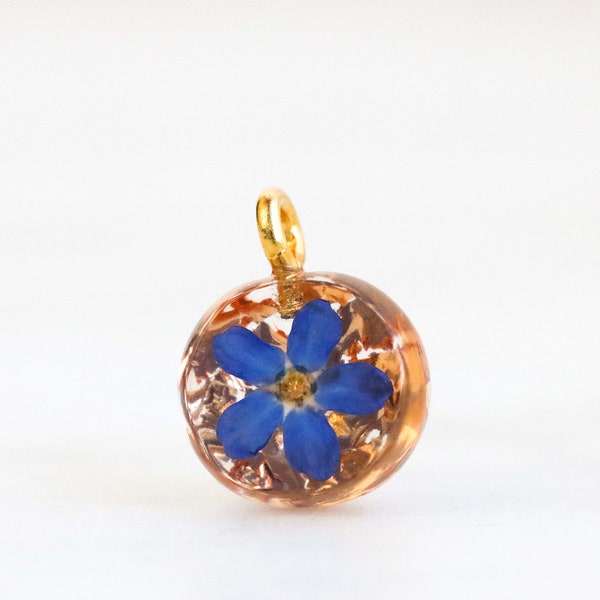 Forget-Me-Not Pendant with Real Flowers and Gold/Silver Flakes, Nature Inspired Friendship Gift, Floral Charm, Delicate Christmas Gift