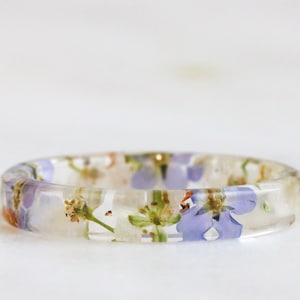 Floral Resin Ring, Clear Resin Ring Band with Pressed Forget-Me-Not and Alyssum Flowers Inside, Stackable Ring, Birthday Gift