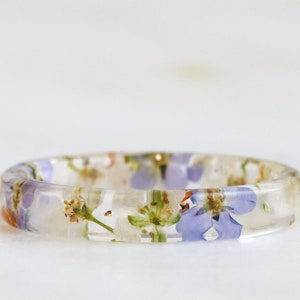 Floral Resin Ring, Clear Resin Ring Band with Pressed Forget-Me-Not and Alyssum Flowers Inside, Stackable Ring, Birthday Gift