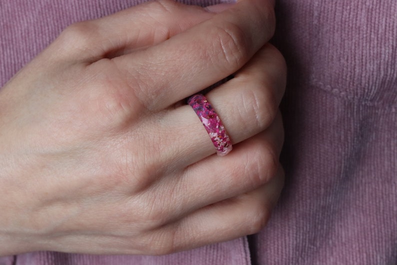 Resin Ring with Pressed Pink, Purple, White Queen Anne's Lace Flowers and Silver/Gold/Copper Flakes, Faceted Ring image 3