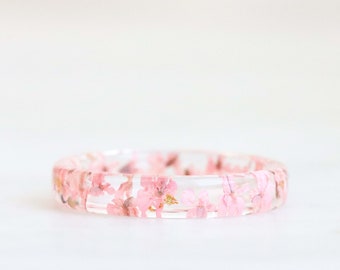 Thin Resin Ring with Pressed Light Pink Flowers and Gold Flakes, Nature Inspired Jewelry, Summer Gift