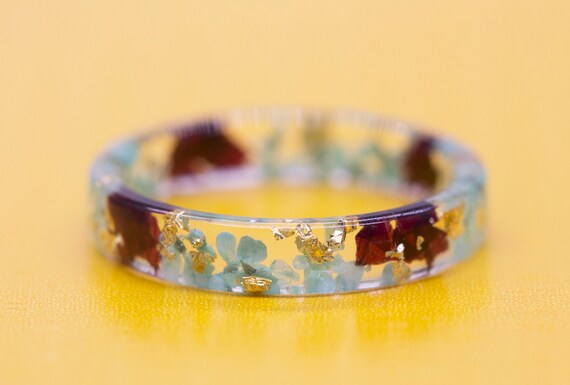 Thin Resin Ring with Yellow Purple Queen Annes Lace Flowers
