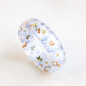 Floral Ring With Light Blue Forget-Me-Not Flowers and Gold Flakes - Resin Jewelry - Faceted Ring with Tiny Flowers