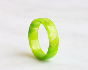 Lime Green Resin Ring with Gold/Silver/Copper Flakes, Non-Faceted Resin Ring, Nature Inspired Handmade Jewellery, Mother's Day Gift