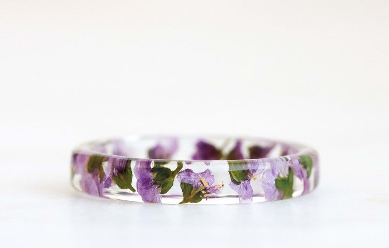 Thin Resin Ring With Pressed Purple Flowers and Gold/Silver/Copper Flakes, Nature Inspired Resin Jewellery, Delicate Floral Gift image 1