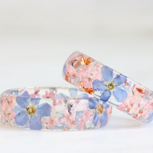 Resin Ring with Pressed Blue Forget-Me-Not, Pink Queen Anne's Lace Flowers and Silver/Gold/Copper Flakes, Nature Inspired Jewelry image 3