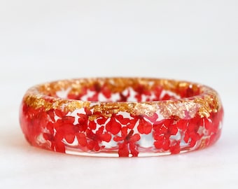 Bague en résine avec fleurs en dentelle rouge pressée de la reine Anne et flocons d'or/argent/cuivre, bague à facettes avec de vraies fleurs, cadeau de fête des mères