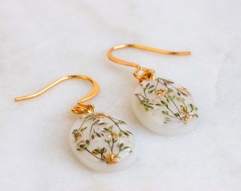White Earrings with Pressed Gypsophila Flowers and Gold/Silver Flakes, Oval Resin Earrings with Real Flowers Inside, Floral Gift