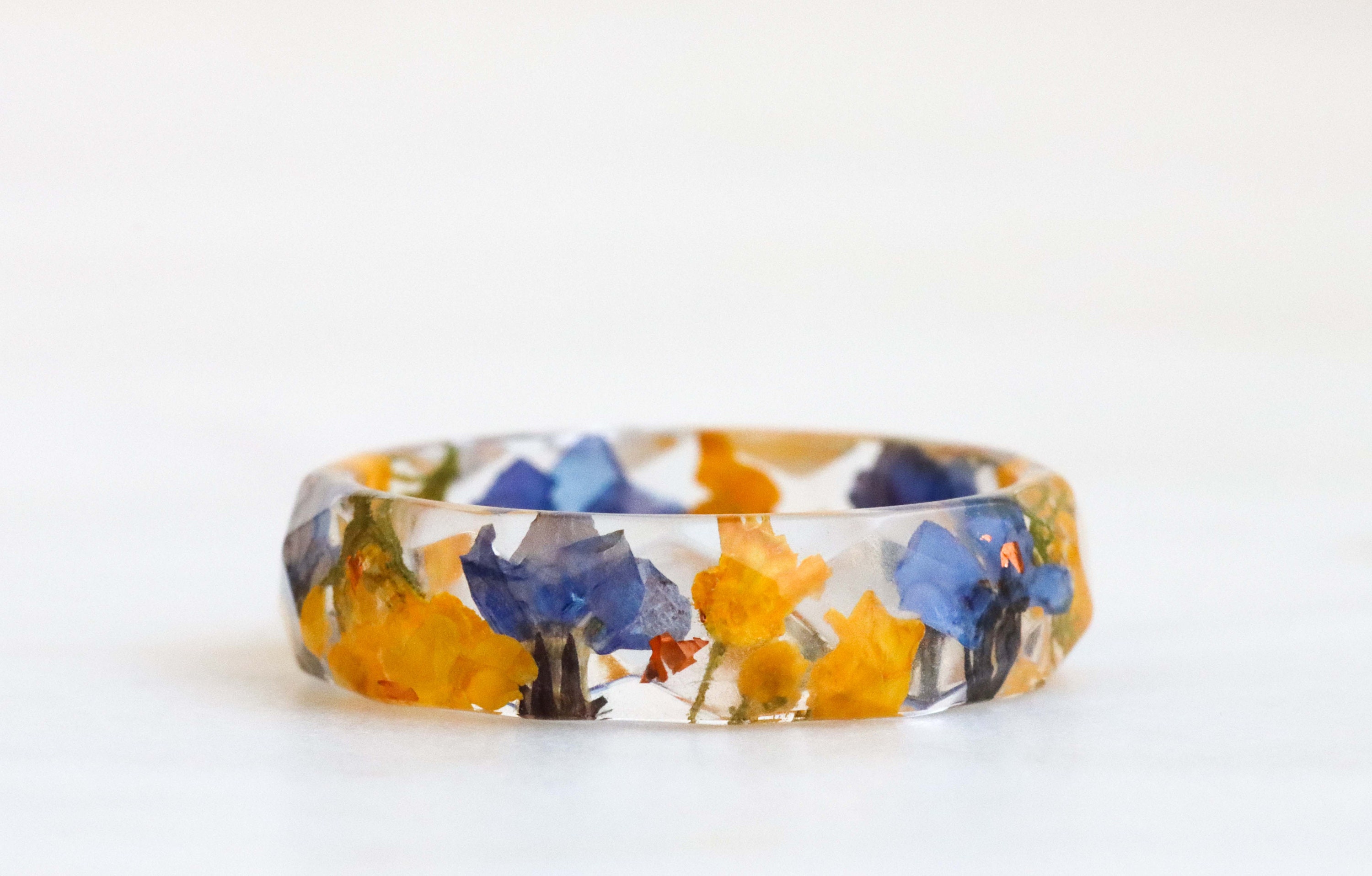 忘れな草樹脂リング、本物の青黄色の花のジュエリー、ボタニカルリング