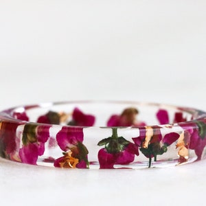 Thin Resin Ring With Pressed Pink Flowers and Gold/Silver/Copper Flakes, Nature Inspired Resin Jewellery, Mother's Day Gift, Stackable Ring