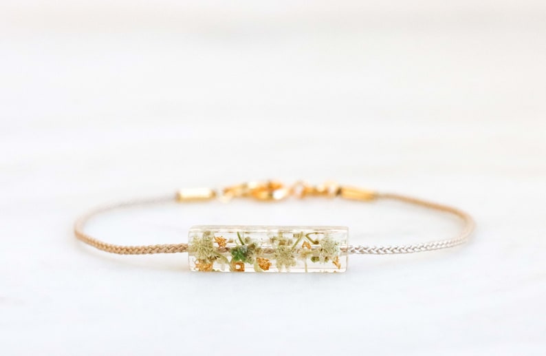 String Bracelet with Resin Pendant, Real Pressed Flowers Inside, White Queen Anne's Lace Flowers, Ivory Silk Cord Bracelet, Friendship Gift image 1