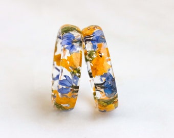 Set of Two Resin Rings with Real Forget-Me-Not Flowers, Yellow Alyssum and Gold/Silver/Copper Flakes, Nature Inspired Jewelry, Couple Gift