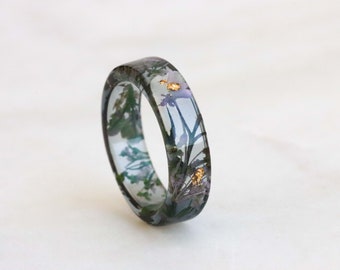 Black Resin Ring With Real Flowers and Gold/Silver/Copper Flakes Inside, Nature Inspired Jewelry, Floral Ring, Nature Lover Gift