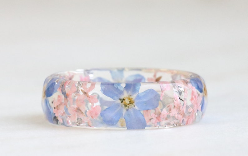 Resin Ring with Pressed Blue Forget-Me-Not, Pink Queen Anne's Lace Flowers and Silver/Gold/Copper Flakes, Nature Inspired Jewelry silver flakes