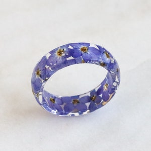 Floral Ring With Forget-Me-Not Flowers, Resin Jewelry, Faceted Ring with Tiny Flowers, Nature Lover Gift, Mother's Day Gift image 4