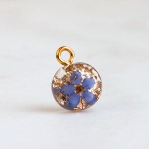Chain Necklace with Pressed Blue Forget-Me-Not Flower and Gold Flakes Pendant, Round Pendant with Gold/Silver Chain, Birthday Gift image 3