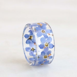 Forget-Me-Not Ring with Pressed Blue Purple Flowers and Gold/Silver/Copper Flakes, Wide Ring Band, Nature Inspired Mother&#39;s Day Gift