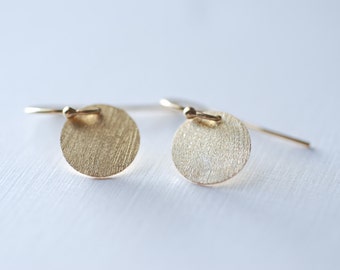 Gold Disc Earring, 18k gold disc Earrings, Minimalist Earrings, Round Earrings, dainty earrings by heirloomenvy