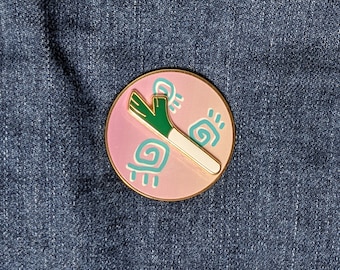 Leekspin Pin - Spinning Enamel Pin - Miku - Orihime Inoue - Farfetch'd - Leek Spin Song