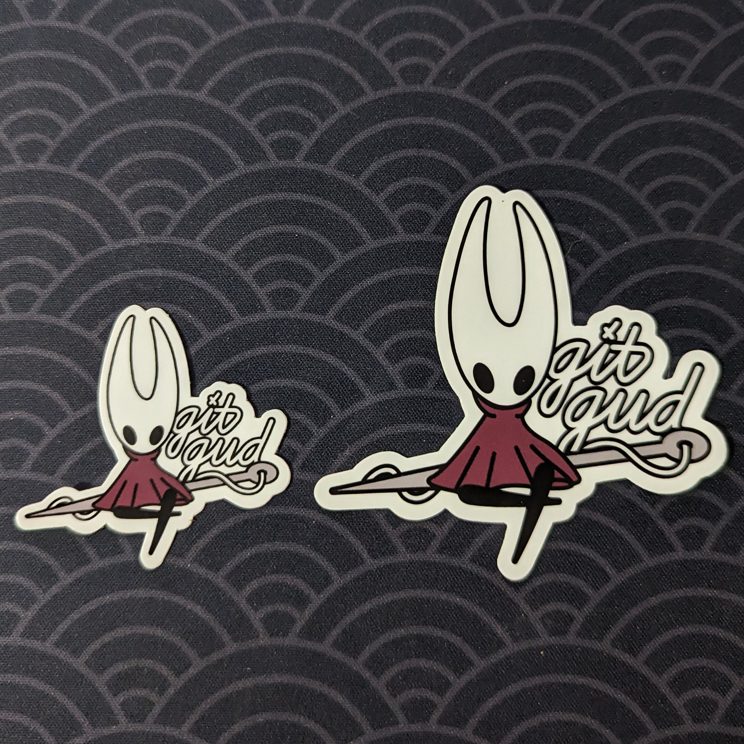 Hollow Knight Hornet Git Gud Sticker -  Norway